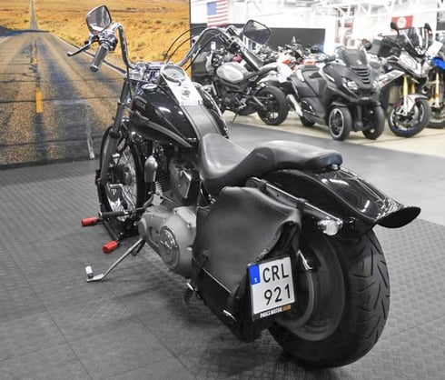 Svart Harley Davidson FXSTI Softail Standard stulen i Årjäng